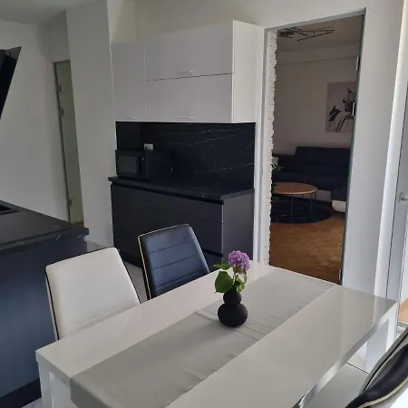 Sette Monti Apartman Póla